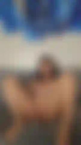 Uma vagabunda asiática implorando.