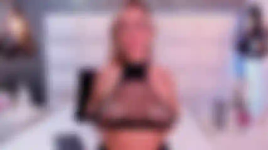 Um boquete de bruços, fudendo minha cara, lambendo meus pés e fudendo minha bucetinha, ahegao.