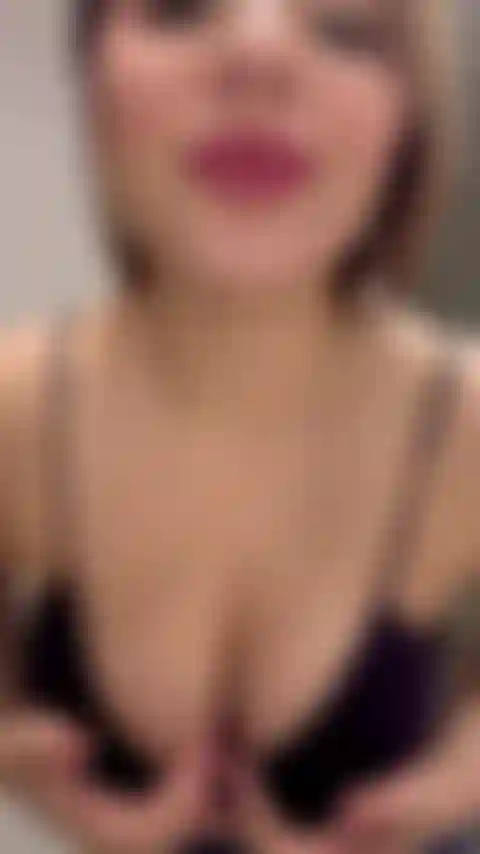 Seu pau entre meus peitos.