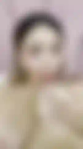 Venha e pegue minha boceta molhada.