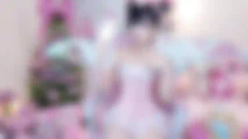 Sweet Xmas Moment 2025  be my Santa, please?