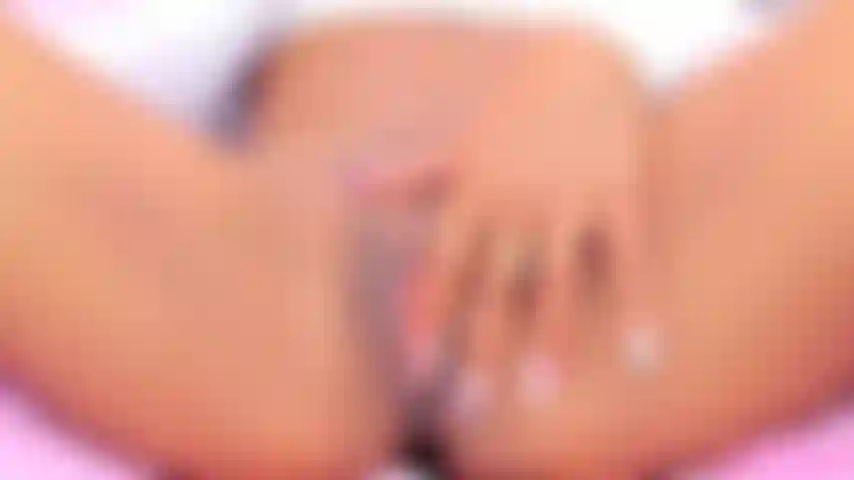 Close up de uma bucetinha rosada e suculenta.