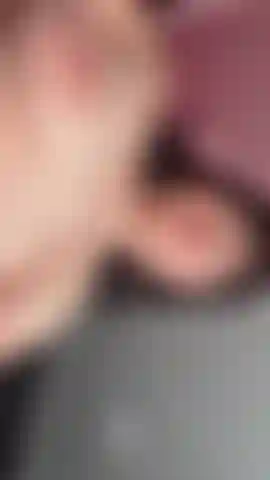 Nua e selvagem, balanço meus seios e meus quadris, deixando cada curva se mover diante dos seus olhos.