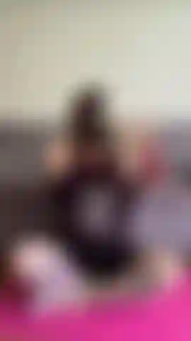 Ioga é muito quente para roupas.