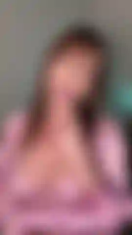 Goon de unhas em cromado prateado.