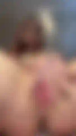 Brincadeira de buceta de perto - veja-me abrir minha bucetinha apertada para você enquanto me esfrego e me dedilho em diferentes posições - ligue o som se quiser ouvir como ela fica molhada! Gozo muuuuito forte nessa!