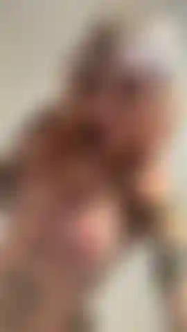 Brinco de xoxota no chuveiro - junte-se a mim no chuveiro enquanto fico com muito tesão e começo a brincar com minha xoxota, queria que você pudesse se juntar a mim e me dobrar aqui!