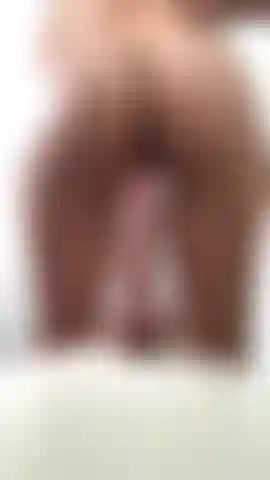 Você adora me foder quando eu saio do banho toda molhada; você quer me ver quicando na sua piroca grande, com minha buceta toda apertada e molhada para você.