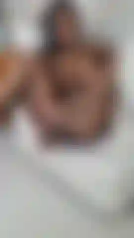 Fodendo minha buceta apertada.