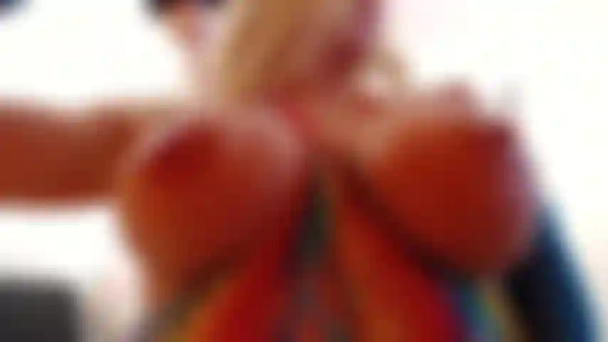 Bbc esfregando seios.