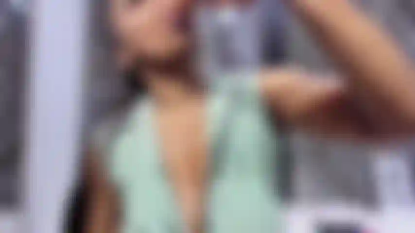 Devys me faz um boquete profundo.!