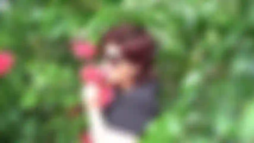 Sexy lady fumando no carro.