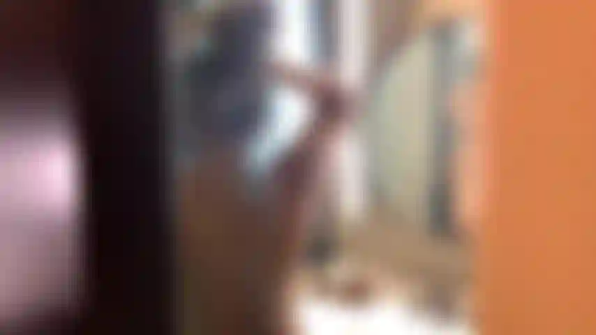 Espiando tom enquanto estou no chuveiro.