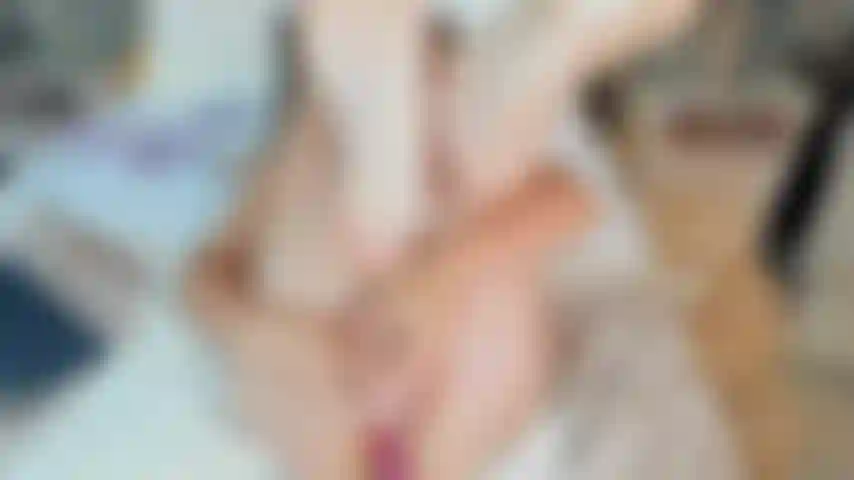 Quero que você se sente e me veja me masturbar ððð na minha mente, é a sua pica que está me fodendo fundo ðð. Ver você tão excitado me faz me foder mais rápido e mais forte. Ððð.