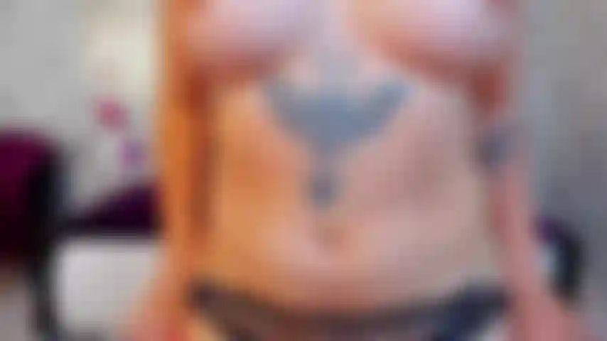 Eu sei que você está morrendo de vontade de me ver brincar com meu vibrador... Imaginando como eu o deslizo lentamente entre minhas pernas, como eu gemo a cada movimento... Você quer que eu faça isso por você?