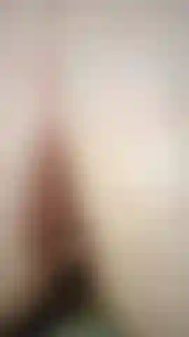 Com torta de creme escorrendo da minha buceta.