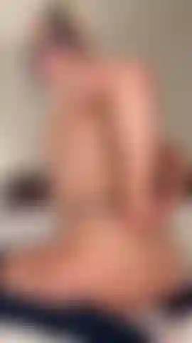 Teasing you with my juicy ass.