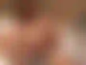 Vídeo sexy em banheiro com rosas.