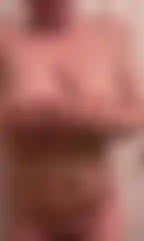 Teaser de nudez pós-banho - risadas e uma dança rápida;).