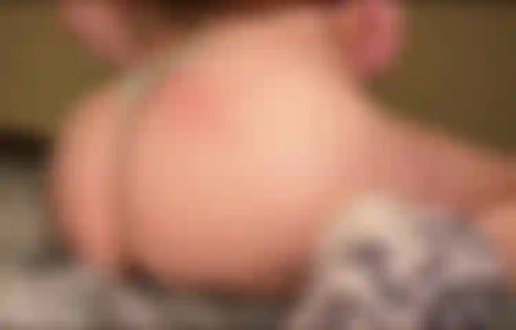 Buceta, adoração de bunda e corpo / conversa suja / tonto / brincadeira de buceta.