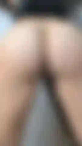 Você gosta de bundas gigantes na cara.