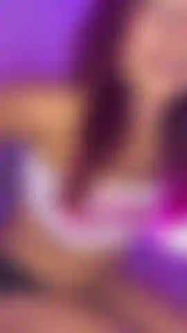 Uma noite de filme sexy terminando em uma grande gozada.