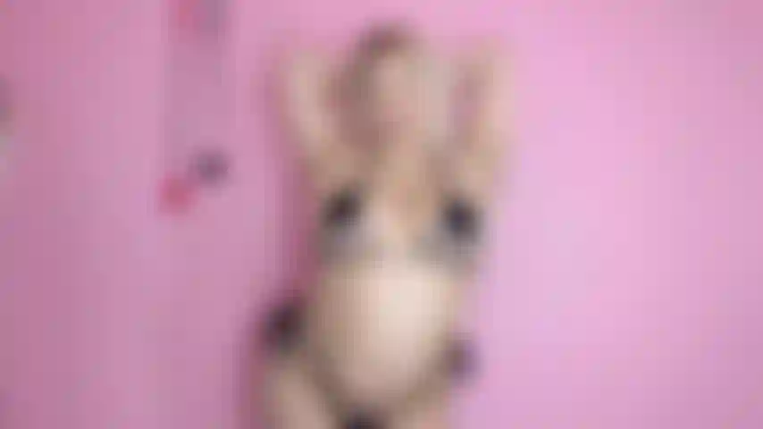 Bunda cultuando doutrinação com negação de buceta/idiota.