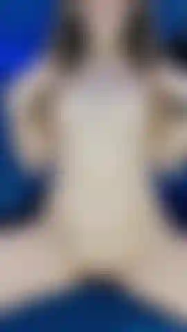 Brincando com minha buceta ;).