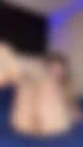 Toned leg tease with pussy <3