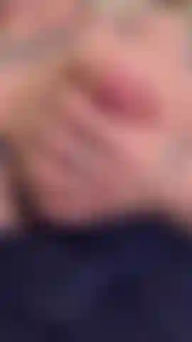 Provocadora de tetas leitosas.