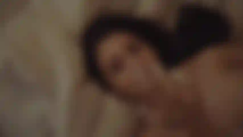 Sinta meus peitos macios.