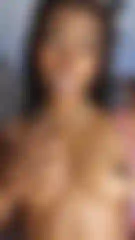 Ivanna te monta na mesa.