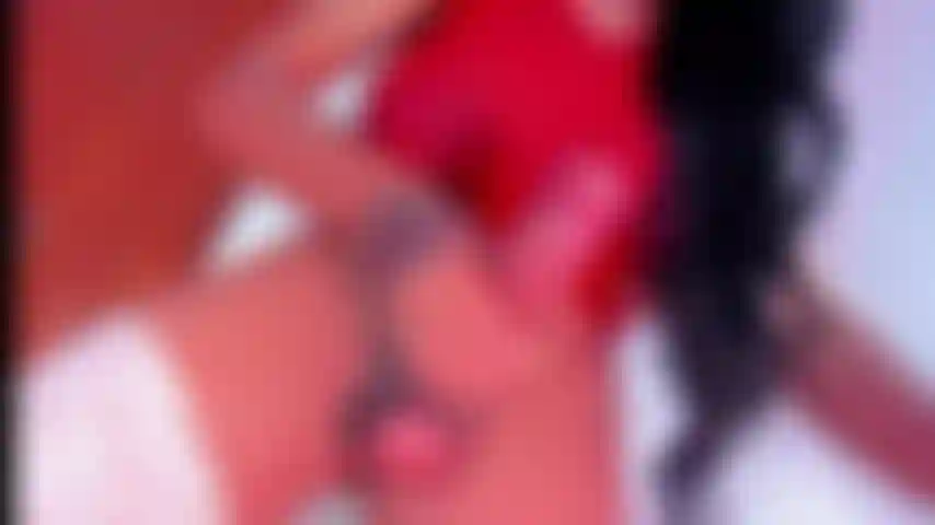 Minhas bolas estão cheias de esperma.