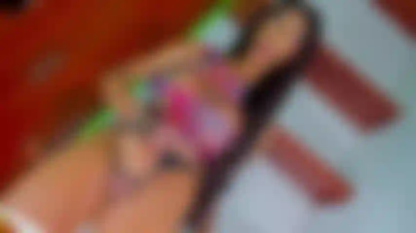 Sem piedade meu esperma jorra.