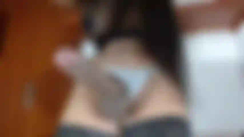 Linda ivana brincalhona com seu pau enorme.