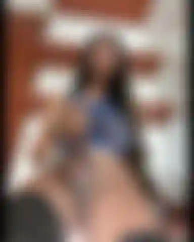 Um enorme show de gozada da ivanna.