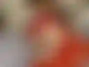 Acesso a todos os buracos: vestida de vermelho dos lábios