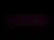 Observe-me acender um cigarro e deixá-lo queimar lentamente enquanto eu me dispo lentamente.