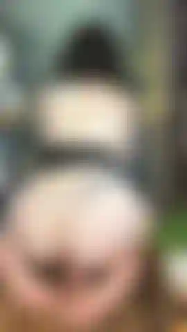 Observe minha boceta apertada agarrar esse pau grosso enquanto eu monto e gozo uma e outra vez.