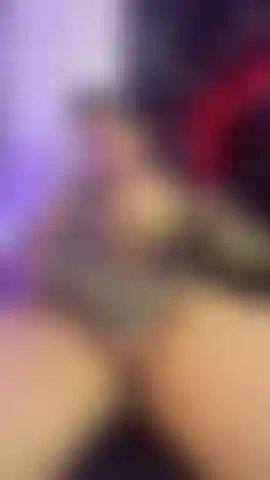 Gozo com meu pau enorme.