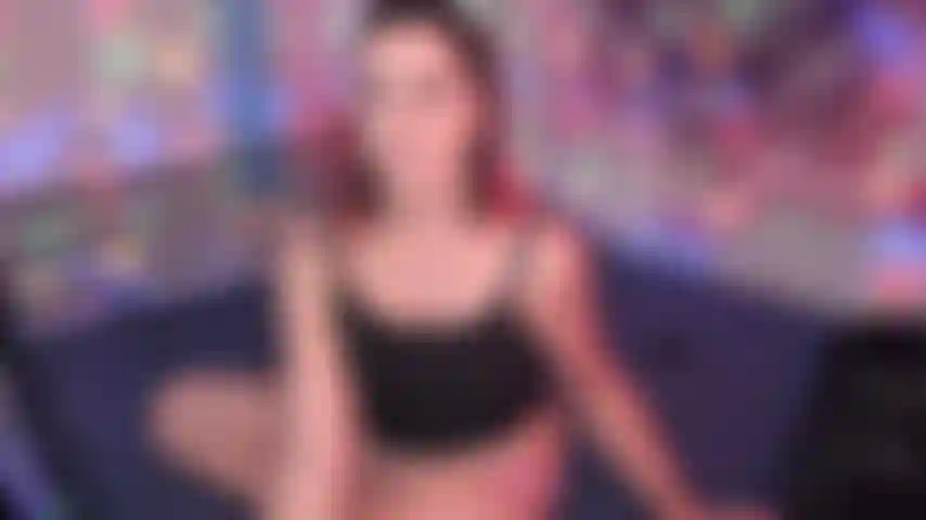 Vibrador chupa e fode.