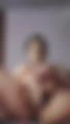 Masturbating with a dildo 7u7