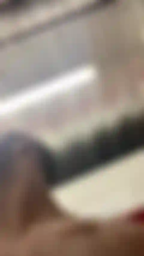 Tive que verificar meu armazenamento e fiquei com tesão.. Quer adivinhar o que eu fiz?