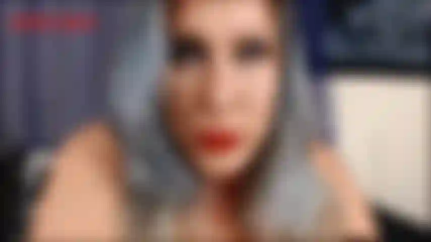Faz gozadas grandes para os seios da mamãe-a mamãe sabe como você fica duro para as suas tetas gordas, o seu pênis pequenininho está latejando agora só de pensar nelas, não está? Neste clipe a mamãe te traz em pov...