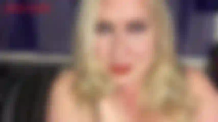 Meu rosto é tudo que você precisa 2 - você voltou para a segunda rodada se masturbando para o lindo rosto da jackie. Jackie tem um corpo incrível, mas nada te deixa mais duro do que quando ela olha nos seus olhos e sorri. Jackie brincalhonamente bate os cílios, sorri para...