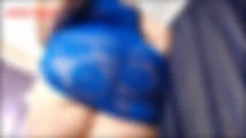 Goze na minha bunda gorda e branca - este clipe jackie brinca com você, deixando você espiar seu lindo vestido azul. Ver sua bunda grande e redonda e suculenta vai fazer você começar a bombear aquele pau, e jackie ...