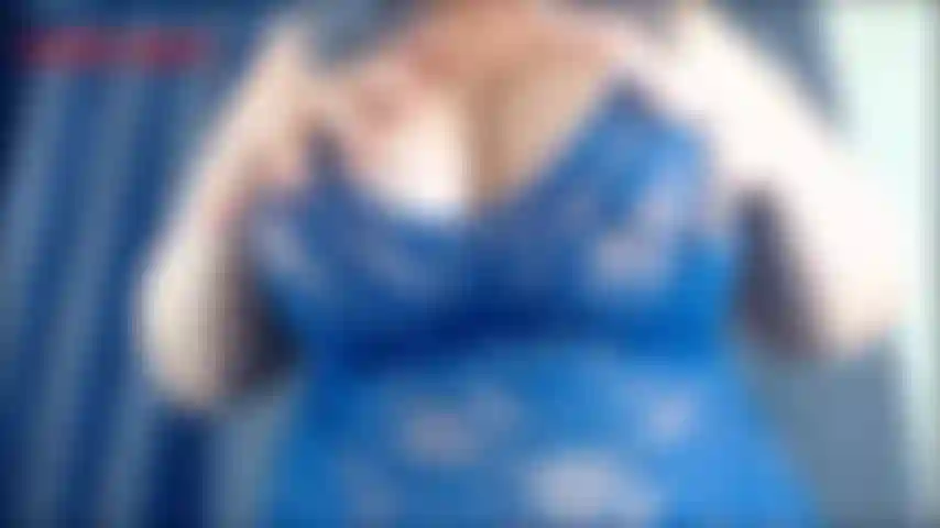 Foda-se meus peitos grandes - jackie fica incrível com seus peitos enormes de 42f na sua cara. Ela lubrifica seus jarros perfeitos e diz o quanto ela quer que você foda seus peitos grandes. Jackie implora que você deslize seu...
