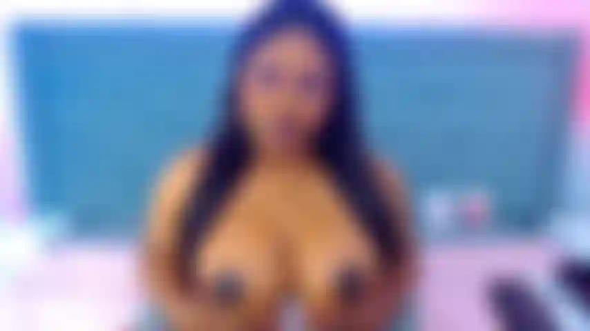 Saltitante e minha bucetinha molhada.