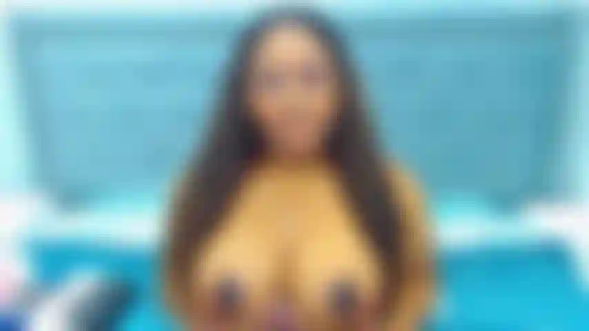 Mostra peitos e buceta.