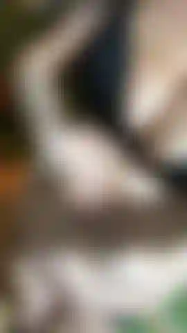 Vem esfregar minha barriga macia e apreciar todas as dobrinhas suaves, baby.